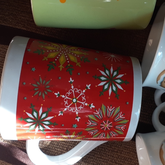 Assorted Mugs Christmas Bundle - Picture 13 of 14